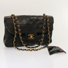 Lade das Bild in den Galerie-Viewer, Chanel Timeless Classic Flap Tasche
