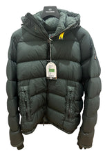 Lade das Bild in den Galerie-Viewer, Luxury Off-Price Fashion by Zapplaz | Parajumper Winterjacke
