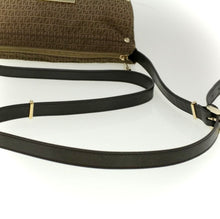 Lade das Bild in den Galerie-Viewer, Luxury Off-Price Fashion by Zapplaz | Fendi Baguette Mamma Zuchino
