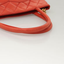 Lade das Bild in den Galerie-Viewer, CHANEL Tote Bag Lamb Skin Orange Gold CC
