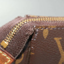Lade das Bild in den Galerie-Viewer, Louis Vuitton Pochette Accessoires NM - neues Modell
