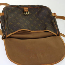 Lade das Bild in den Galerie-Viewer, Louis Vuitton Saumur 30 Monogram
