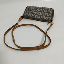 Lade das Bild in den Galerie-Viewer, Louis Vuitton Pochette Accessoires x Stephen Sprouse
