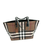 Lade das Bild in den Galerie-Viewer, Luxury Off-Price Fashion by Zapplaz | Burberry Shopper
