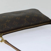 Lade das Bild in den Galerie-Viewer, Louis Vuitton Pochette Accessoires NM - neues Modell
