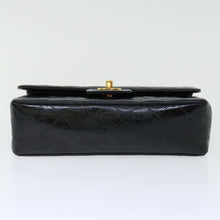 Lade das Bild in den Galerie-Viewer, Chanel Timeless Classic Flap Lackleder Tasche
