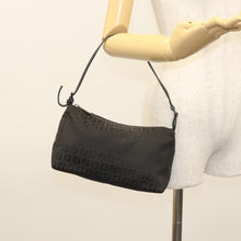 Lade das Bild in den Galerie-Viewer, FENDI Zucchino Canvas Hand Bag Black

