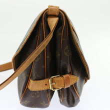 Lade das Bild in den Galerie-Viewer, Louis Vuitton Saumur 30 Monogram
