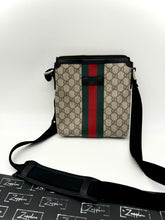 Lade das Bild in den Galerie-Viewer, Luxury Off-Price Fashion by Zapplaz | Gucci Umhängetasche
