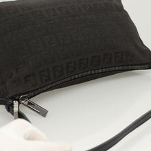 Lade das Bild in den Galerie-Viewer, FENDI Zucchino Canvas Hand Bag Black
