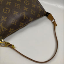 Lade das Bild in den Galerie-Viewer, Louis Vuitton Pochette Accessoires Monogram Tasche
