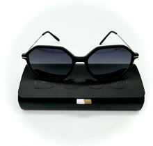 Lade das Bild in den Galerie-Viewer, Luxury Off-Price Fashion by Zapplaz | Hugo Sonnenbrille
