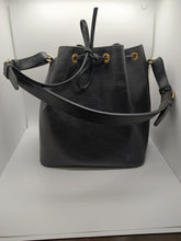 Lade das Bild in den Galerie-Viewer, Louis Vuitton Petite Noe Epi
