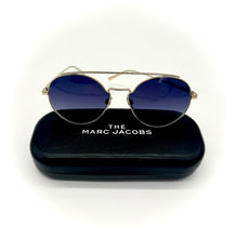 Lade das Bild in den Galerie-Viewer, Luxury Off-Price Fashion by Zapplaz | Marc Jacobs Sonnenbrille
