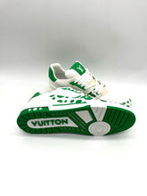 Lade das Bild in den Galerie-Viewer, Luxury Off-Price Fashion by Zapplaz | Louis Vuitton Trainer Yayoi Kusama
