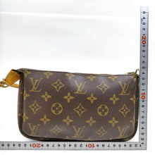 Lade das Bild in den Galerie-Viewer, Louis Vuitton Pochette Accessoires Monogram Tasche
