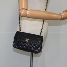Lade das Bild in den Galerie-Viewer, Chanel Timeless Classic Flap
