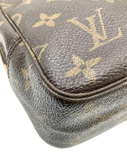 Lade das Bild in den Galerie-Viewer, Louis Vuitton Trousse de Toilette 28 Kosmetiktasche Monogram
