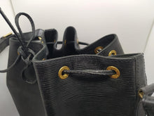 Lade das Bild in den Galerie-Viewer, Louis Vuitton Petite Noe Epi
