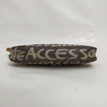 Lade das Bild in den Galerie-Viewer, Louis Vuitton Pochette Accessoires x Stephen Sprouse
