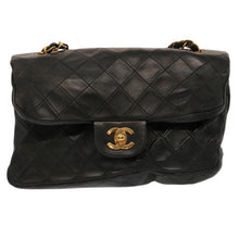 Lade das Bild in den Galerie-Viewer, Chanel Timeless Classic Flap Tasche
