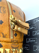 Lade das Bild in den Galerie-Viewer, Luxury Off-Price Fashion by Zapplaz | MCM Stark Rucksack
