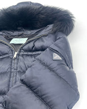 Lade das Bild in den Galerie-Viewer, Luxury Off-Price Fashion by Zapplaz | Prada Winterjacke
