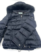 Lade das Bild in den Galerie-Viewer, Luxury Off-Price Fashion by Zapplaz | Prada Winterjacke
