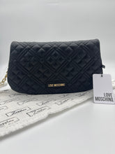 Lade das Bild in den Galerie-Viewer, Luxury Off-Price Fashion by Zapplaz | LOVE MOSCHINO Borsa Quilted Pu Nero
