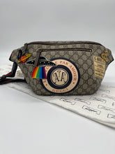 Lade das Bild in den Galerie-Viewer, Luxury Off-Price Fashion by Zapplaz | Gucci Gürteltasche UFO
