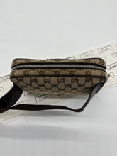 Lade das Bild in den Galerie-Viewer, Luxury Off-Price Fashion by Zapplaz | Gucci Bauchtasche Canvas
