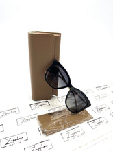 Lade das Bild in den Galerie-Viewer, Luxury Off-Price Fashion by Zapplaz | Burberry Sonnenbrille
