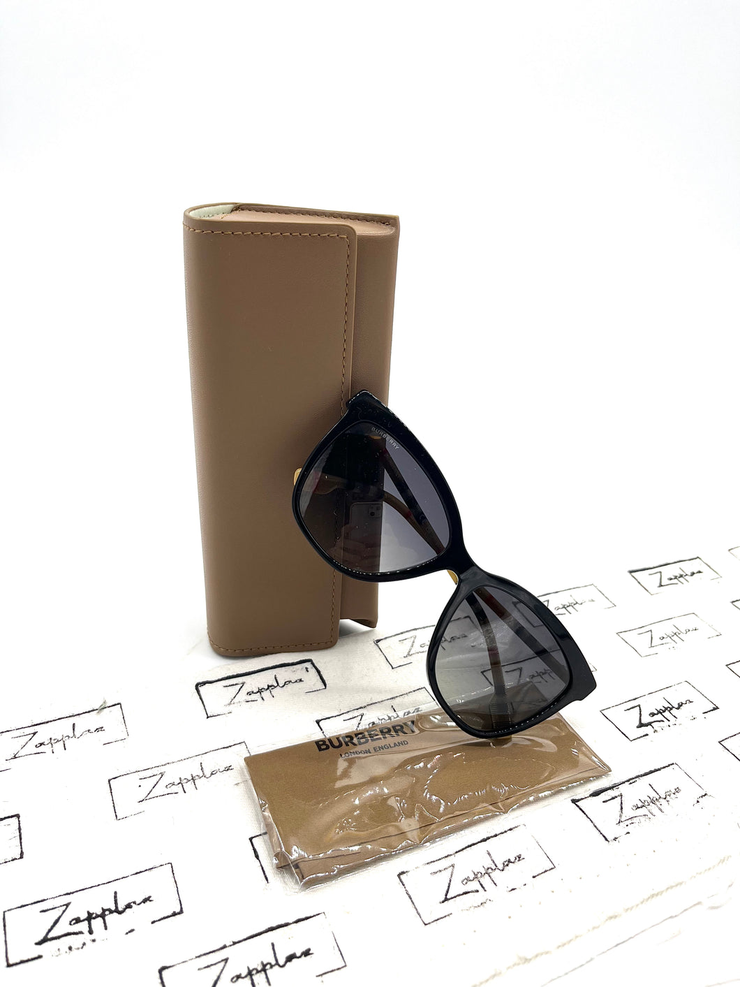 Luxury Off-Price Fashion by Zapplaz | Burberry Sonnenbrille