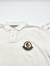 Lade das Bild in den Galerie-Viewer, Luxury Off-Price Fashion by Zapplaz | Moncler Poloshirt
