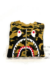 Lade das Bild in den Galerie-Viewer, Luxury Off-Price Fashion by Zapplaz | Bape Longsleeve mit Zipper
