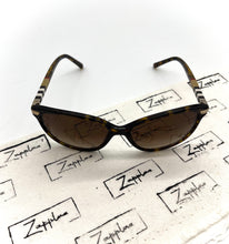 Lade das Bild in den Galerie-Viewer, Luxury Off-Price Fashion by Zapplaz | Burberry Sonnenbrille
