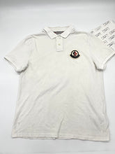 Lade das Bild in den Galerie-Viewer, Luxury Off-Price Fashion by Zapplaz | Moncler Poloshirt
