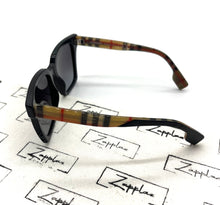 Lade das Bild in den Galerie-Viewer, Luxury Off-Price Fashion by Zapplaz | Burberry Sonnenbrille
