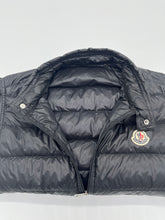 Lade das Bild in den Galerie-Viewer, Luxury Off-Price Fashion by Zapplaz | Moncler GUI
