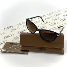 Lade das Bild in den Galerie-Viewer, Luxury Off-Price Fashion by Zapplaz | Burberry Sonnenbrille
