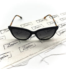 Lade das Bild in den Galerie-Viewer, Luxury Off-Price Fashion by Zapplaz | Burberry Sonnenbrille
