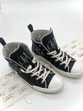 Lade das Bild in den Galerie-Viewer, Luxury Off-Price Fashion by Zapplaz | Dior B23 High-Tops
