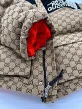 Lade das Bild in den Galerie-Viewer, Luxury Off-Price Fashion by Zapplaz | Gucci X The North Face Jacke
