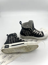 Lade das Bild in den Galerie-Viewer, Luxury Off-Price Fashion by Zapplaz | Dior B23 High-Tops
